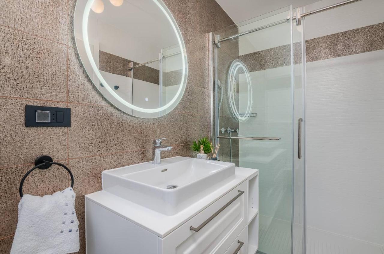 Villa Njivice Apartman Marina 外观 照片
