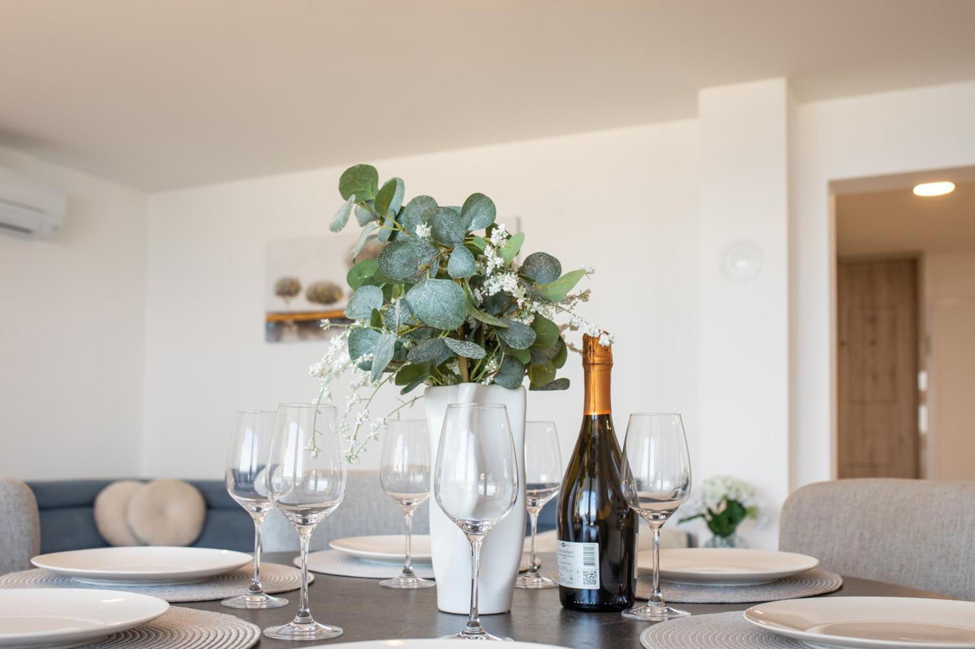 Villa Njivice Apartman Marina 外观 照片