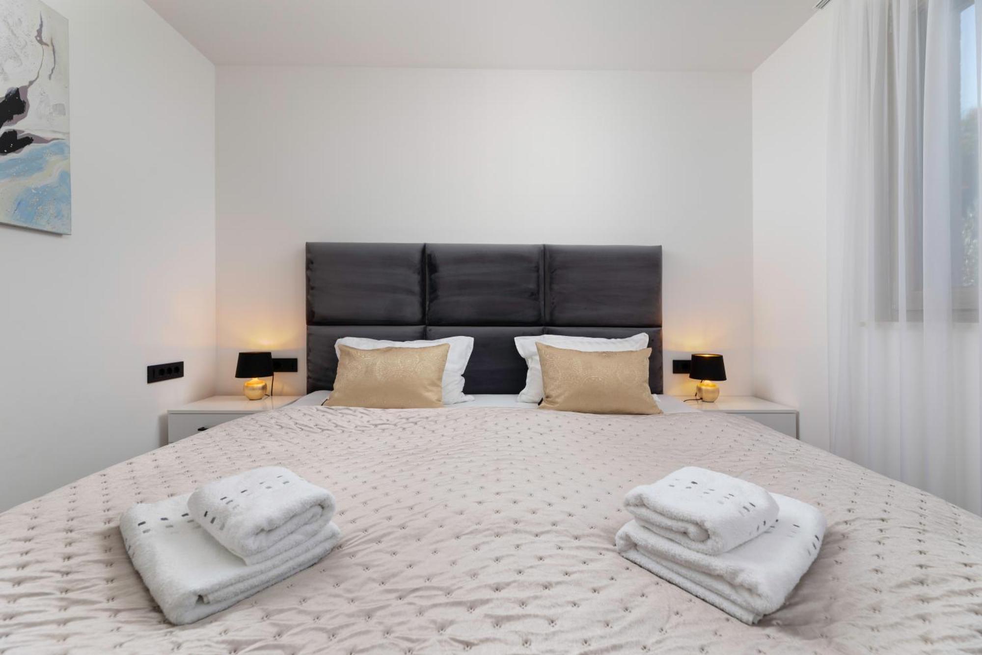 Villa Njivice Apartman Marina 外观 照片